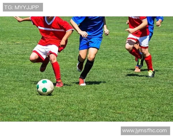 足球巨星经典手势动作高清图集全景展现绿茵场独特风采